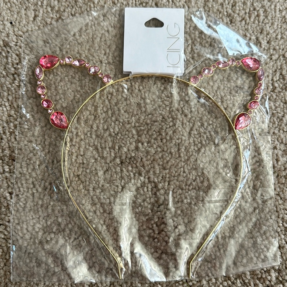 A cute headband in the brand icing